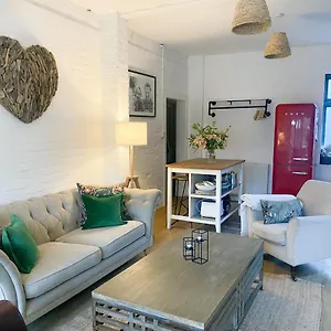 The Coach House - Holiday home Bournemouth